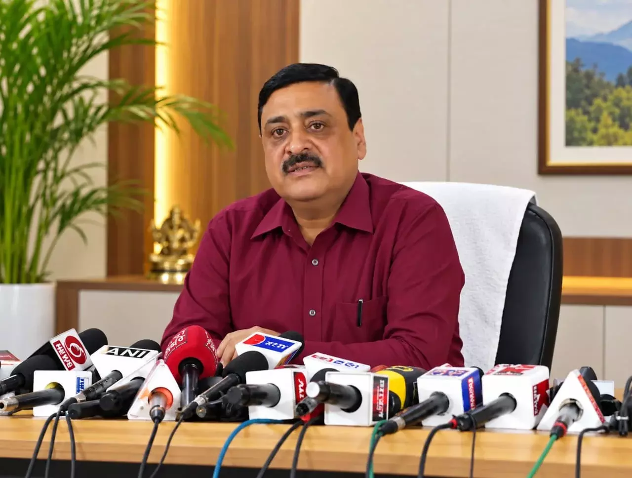 ग्लोबल इन्वेस्टर समिट से 1.01 लाख करोड़ के निवेश को धरातल पर उतारा : उद्योग सचिव ग्लोबल इन्वेस्टर समिट से 1.01 लाख करोड़ के निवेश को धरातल पर उतारा : उद्योग सचिव