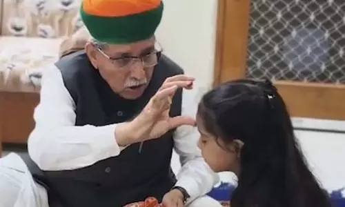 बीकानेर में केंद्रीय मंत्री अर्जुन राम मेघवाल ने किया कन्या पूजन, कहा- नवरात्र में देशभर में भक्ति का भाव बीकानेर में केंद्रीय मंत्री अर्जुन राम मेघवाल ने किया कन्या पूजन, कहा- नवरात्र में देशभर में भक्ति का भाव