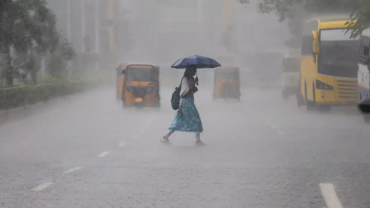 तमिलनाडु: सही समय पर होगी स्कूलों की छुट्टी की घोषणा तमिलनाडु: सही समय पर होगी स्कूलों की छुट्टी की घोषणा