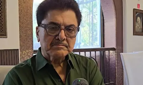 टाइगर श्रॉफ पर हमले के बाद भड़के अशोक पंडित बोले- इंडस्ट्री में डर का माहौल, आम आदमी भी असुरक्षित