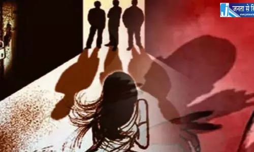 सुनसान रास्ते पर जोड़े को रोका,पति के सामने पत्नी से सामूहिक दुष्कर्म