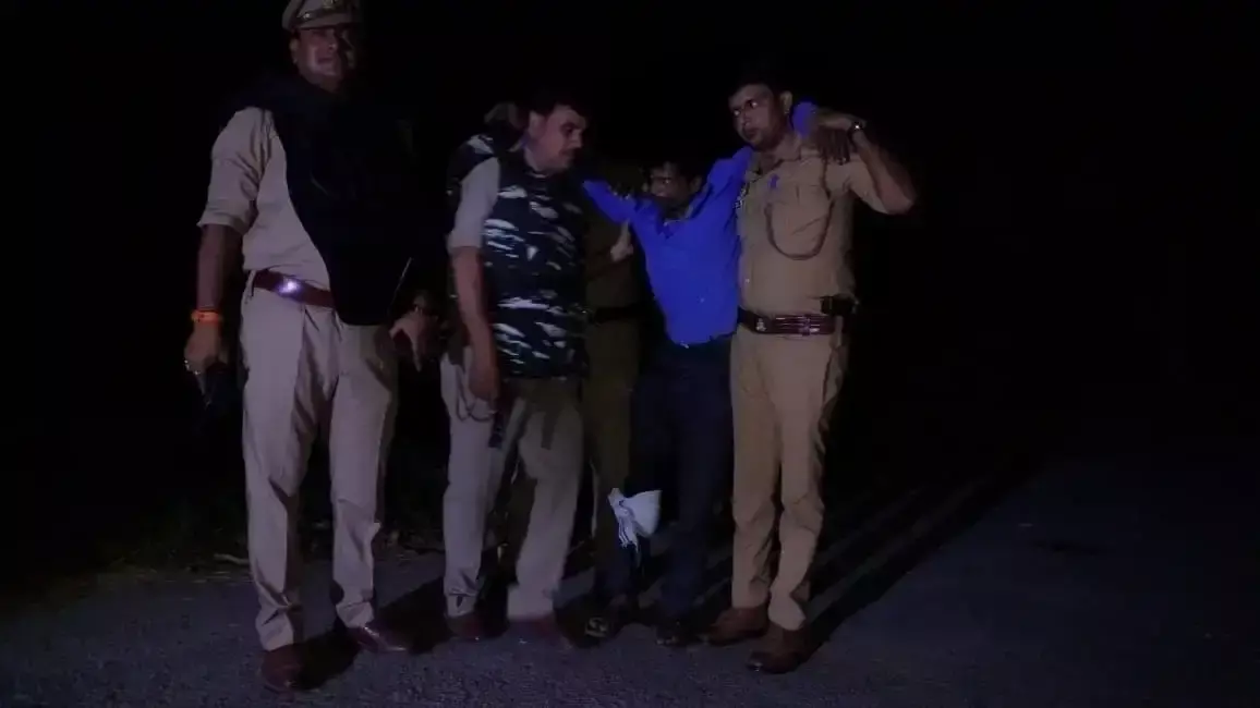 पुलिस और तार चोर गिरोह के बीच मुठभेड़, एक बदमाश घायल पुलिस और तार चोर गिरोह के बीच मुठभेड़, एक बदमाश घायल