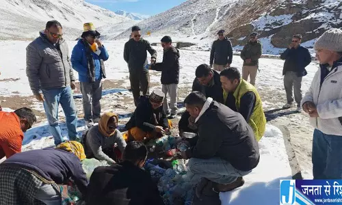 हिमाचल के चंद्रताल में पर्यटन का उछाल, झील की प्राकृतिक सुंदरता पर संकट