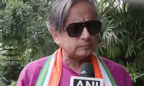 पिनाराई विजयन को ED के समन पर शशि थरूर की प्रतिक्रिया