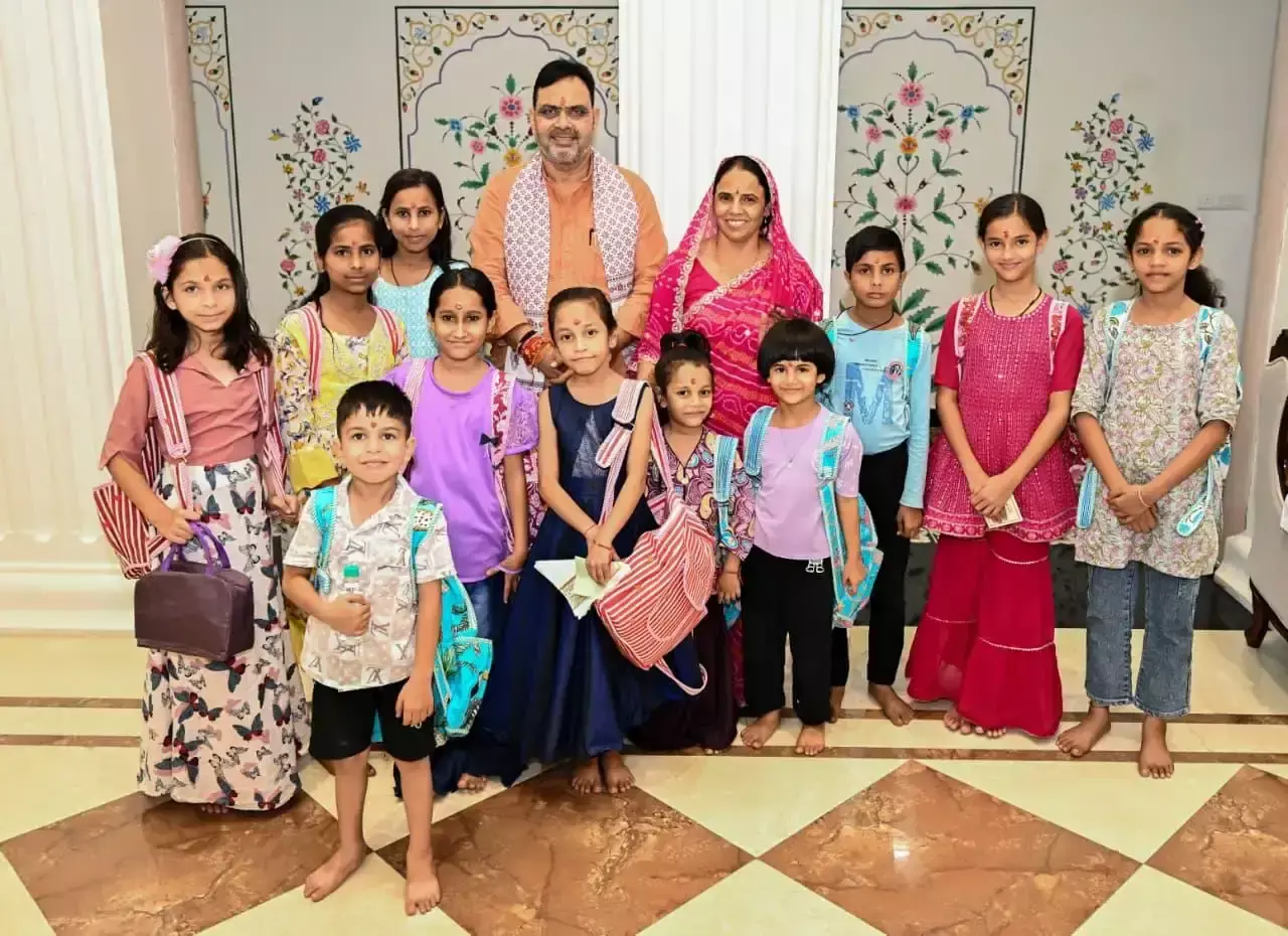 मुख्यमंत्री निवास में मां दुर्गा की पूजा, जयकारों से गूंजा परिसर