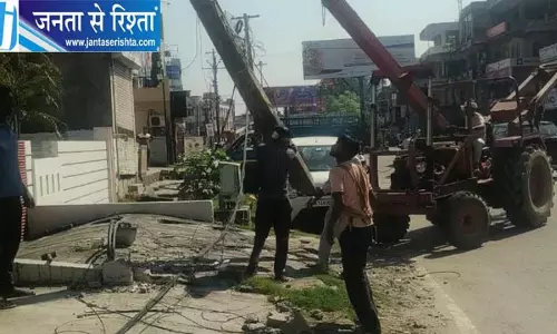 हरिद्वार में अतिक्रमण पर प्रशासन का बड़ा एक्शन, सड़कों से हटाए गए 15 बिजली के खंभे