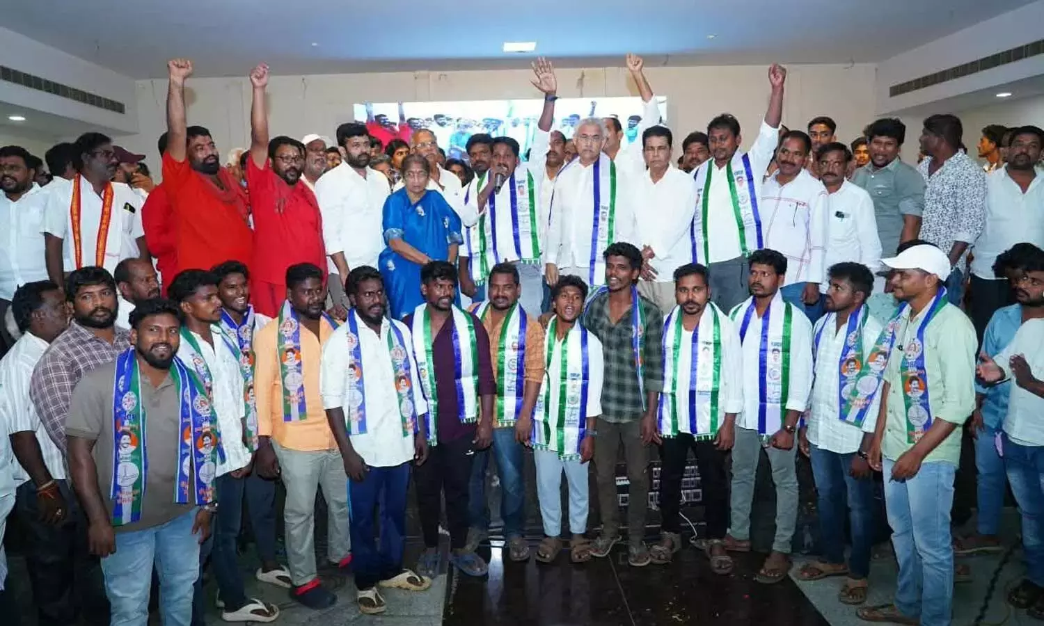 Andhra: जन सेना टीडीपी नेता YSRCP में शामिल हुए
