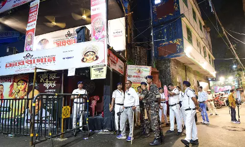 कोलकाता भगदड़ के बाद प्रशासन का बड़ा एक्शन