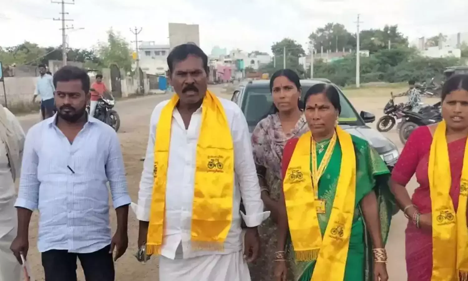Andhra: विद्रोही नामांकन ने गुडूर में टीडीपी-भाजपा गठबंधन में दरार को उजागर किया