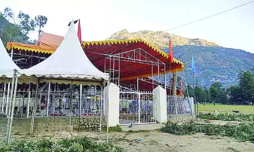 कलाकेंद्र से माल रोड तक साज-सज्जा तेज, रंग-बिरंगी लाइट्स से जगमगाएगा ढालपुर मैदान