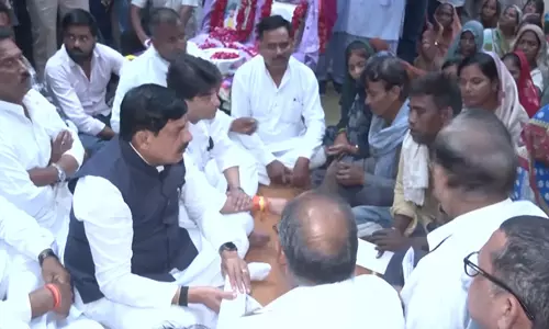 पीड़ित परिवारों का दर्द बांटने पहुंचे मुख्यमंत्री ग्वालियर हादसे पर जताया शोक