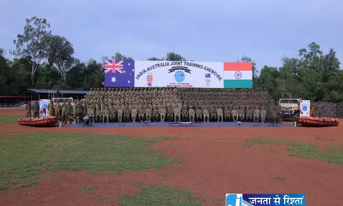 भारत और ऑस्ट्रेलिया की सेनाएं एक साथ मैदान में 14 दिनों तक चलेगा युद्धाभ्यास भारत और ऑस्ट्रेलिया की सेनाएं एक साथ मैदान में 14 दिनों तक चलेगा युद्धाभ्यास