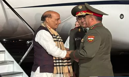 ताजिकिस्तान पहुंचे रक्षा मंत्री राजनाथ सिंह आर्थिक और क्षेत्रीय सहयोग पर रहेगा जोर