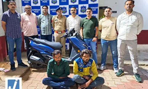 गुजरात: 24.82 लाख रुपए की हेरोइन जब्त, दो गिरफ्तार गुजरात: 24.82 लाख रुपए की हेरोइन जब्त, दो गिरफ्तार
