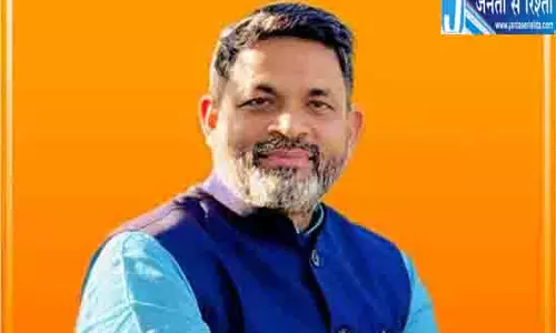 अखिलेश यादव के लैपटॉप वितरण पर BJP MLC का तंज, बोले- वोट देगा अहीर और लैपटॉप लेगा जहीर