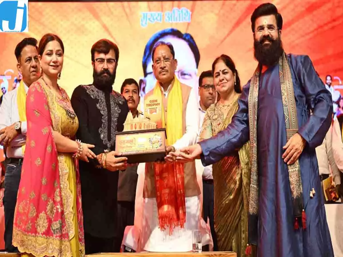 रायपुर के चार गरबा आयोजनों में पहुंचे CM साय! महिलाओं के लिए कही बड़ी बात रायपुर के चार गरबा आयोजनों में पहुंचे CM साय! महिलाओं के लिए कही बड़ी बात