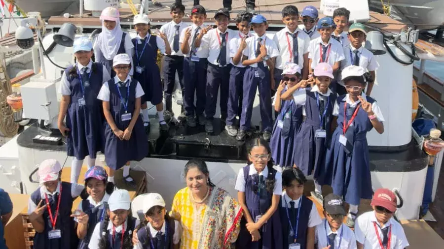 INS सुदर्शनी ओमान से रवाना: लोकायन-2026 जारी INS सुदर्शनी ओमान से रवाना: लोकायन-2026 जारी