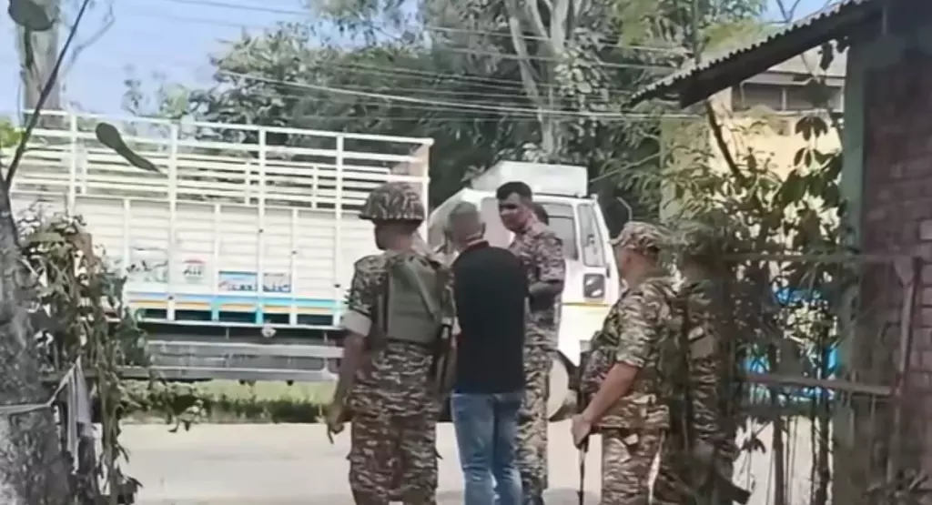 मणिपुर के सिंगजामेई में धमाका, CRPF के तीन जवान हुए घायल मणिपुर के सिंगजामेई में धमाका, CRPF के तीन जवान हुए घायल
