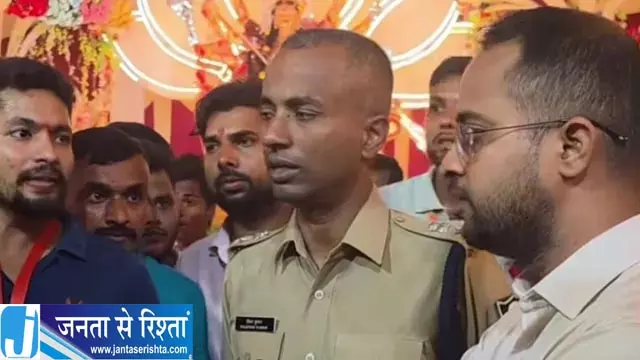 दशहरा मेले को लेकर छपरा में हाई अलर्ट, DM और SSP ने रात में किया निरीक्षण दशहरा मेले को लेकर छपरा में हाई अलर्ट, DM और SSP ने रात में किया निरीक्षण