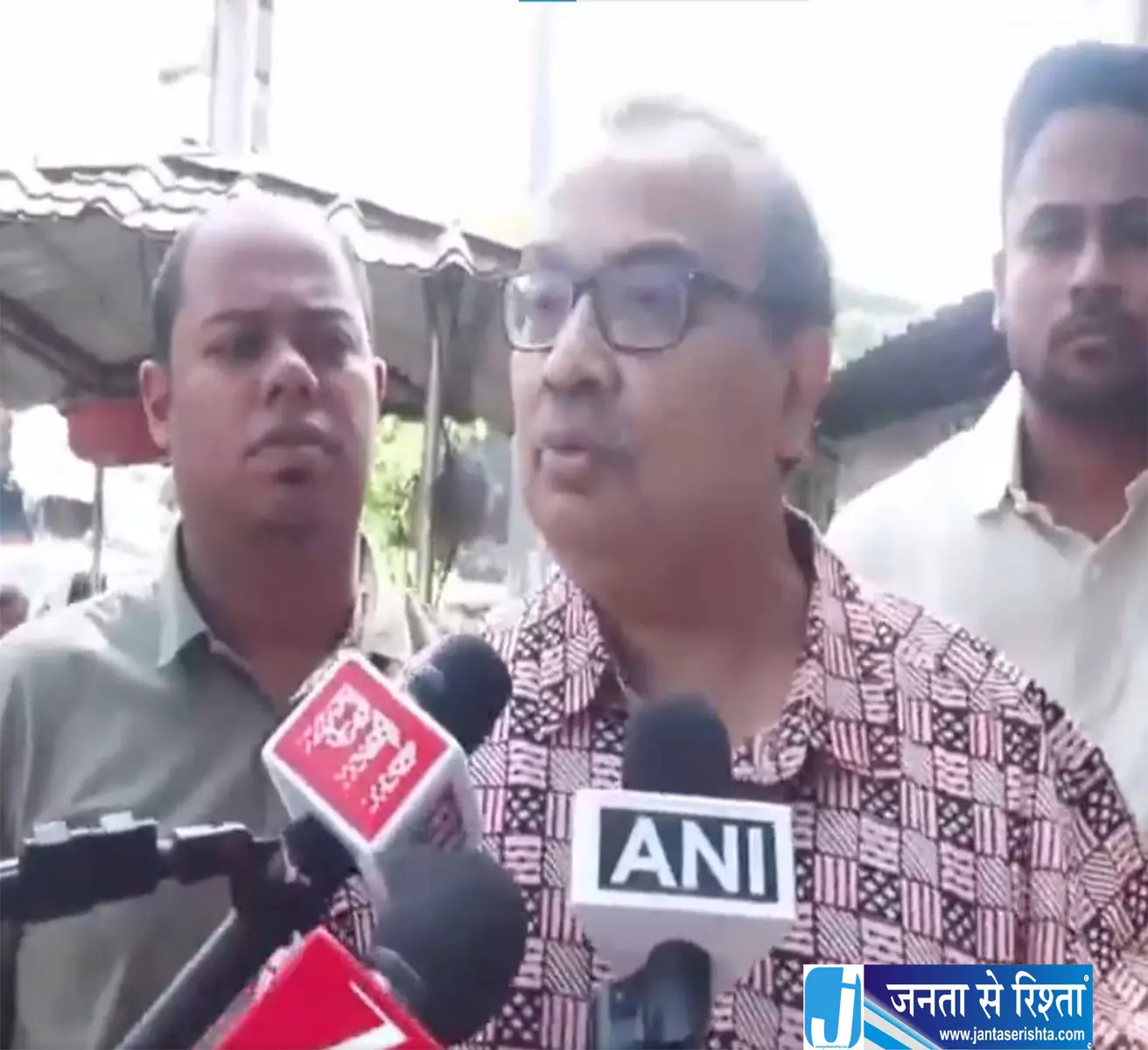चोरबागान भगदड़ मामले में पुलिस पर भड़के TMC नेता कुणाल घोष चोरबागान भगदड़ मामले में पुलिस पर भड़के TMC नेता कुणाल घोष