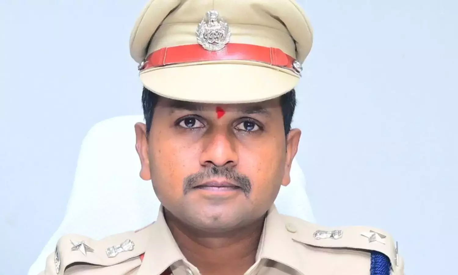 Andhra: एसपी ने चुनाव में गड़बड़ी करने पर सख्त कार्रवाई की चेतावनी दी Andhra: एसपी ने चुनाव में गड़बड़ी करने पर सख्त कार्रवाई की चेतावनी दी