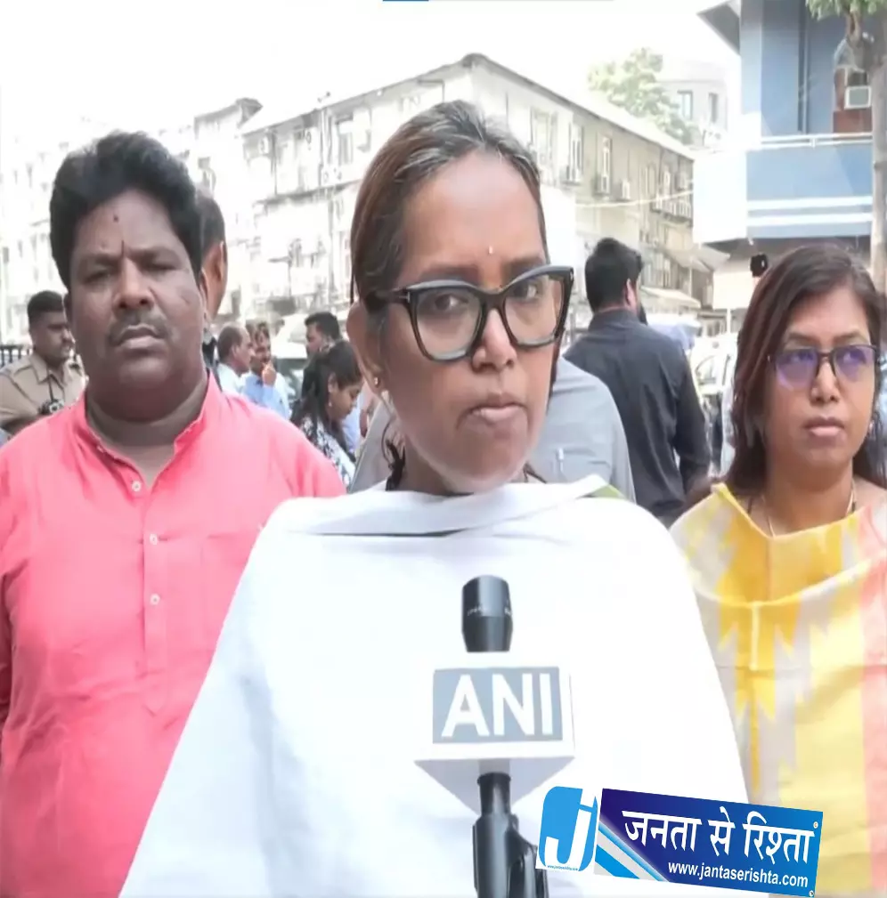 टाइगर श्रॉफ फायरिंग केस पर भड़कीं कांग्रेस सांसद वर्षा गायकवाड़ टाइगर श्रॉफ फायरिंग केस पर भड़कीं कांग्रेस सांसद वर्षा गायकवाड़