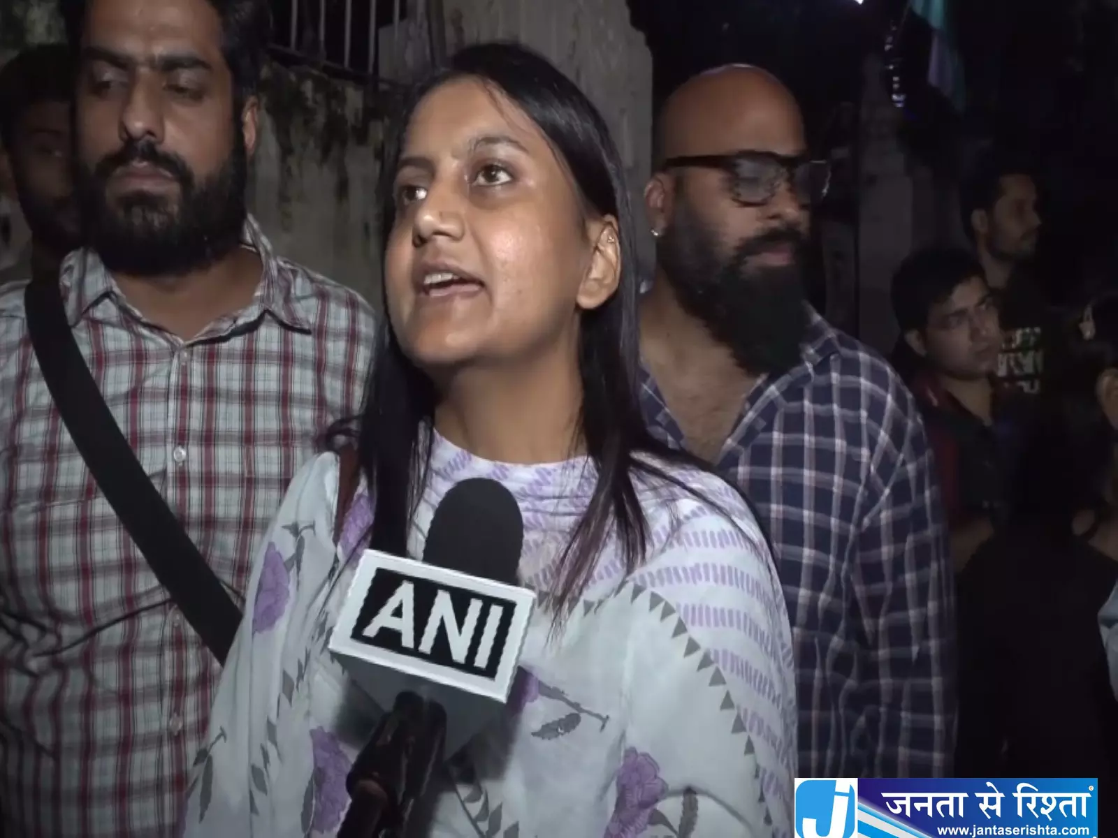 दिल्ली में CJP के दो कार्यकर्ताओं को झटका न्यायिक हिरासत में वापस भेजा दिल्ली में CJP के दो कार्यकर्ताओं को झटका न्यायिक हिरासत में वापस भेजा