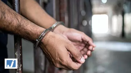 लद्दाख: लेह एयरपोर्ट पर 21.02 ग्राम हेरोइन के साथ युवक गिरफ्तार लद्दाख: लेह एयरपोर्ट पर 21.02 ग्राम हेरोइन के साथ युवक गिरफ्तार