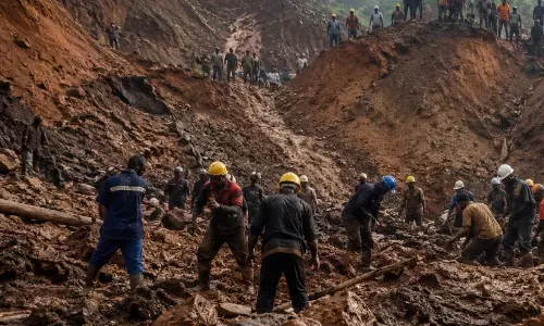 कोलंबिया में सोने की खदान ढही, 14 मजदूरों की मौत कोलंबिया में सोने की खदान ढही, 14 मजदूरों की मौत