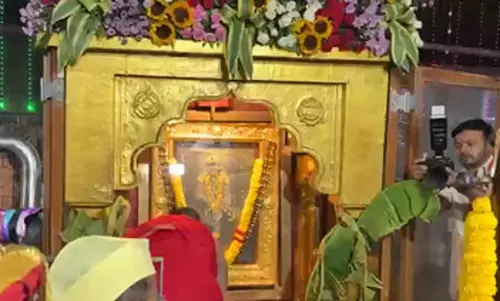 शिरडी में श्री साईबाबा के 108वें पुण्यतिथि उत्सव का मुख्य दिन, साई नाम के जयघोष से गूंज उठी साईनगरी शिरडी में श्री साईबाबा के 108वें पुण्यतिथि उत्सव का मुख्य दिन, साई नाम के जयघोष से गूंज उठी साईनगरी