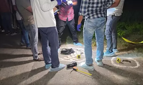 पुलिस ने मुठभेड़ के बाद दो शातिर बदमाशों को किया गिरफ्तार, दोनों को लगी गोली पुलिस ने मुठभेड़ के बाद दो शातिर बदमाशों को किया गिरफ्तार, दोनों को लगी गोली
