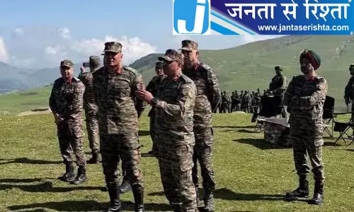 उत्तरी कश्मीर में सुरक्षा व्यवस्था की सेना कमांडर ने की समीक्षा उत्तरी कश्मीर में सुरक्षा व्यवस्था की सेना कमांडर ने की समीक्षा