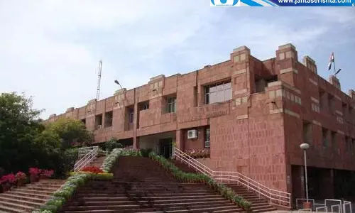 भूख हड़ताल के बीच जेएनयूएसयू और प्रशासन में टकराव