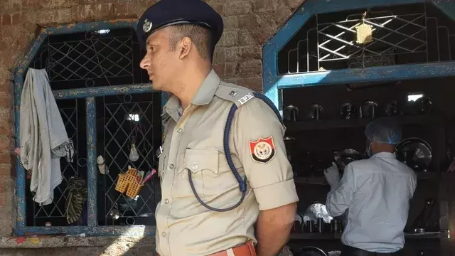 मैनपुरी में पांच साल की बच्ची को बांधकर पीटने का आरोप, गर्भवती मां से भी मारपीट