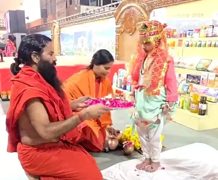 बाबा रामदेव ने बलात्कारियों और भ्रष्टाचारियों के लिए कड़ी सजा की मांग की