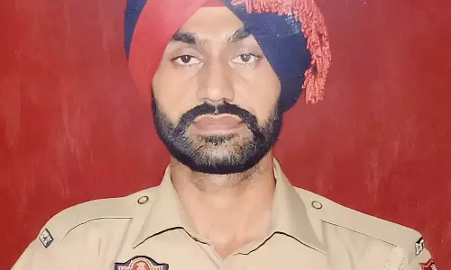 पंजाब पुलिसकर्मी ने बेटे को मारी गोली, फिर की आत्महत्या पंजाब पुलिसकर्मी ने बेटे को मारी गोली, फिर की आत्महत्या