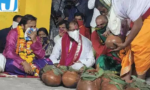 बस्तर दशहरा में आधी रात को हुई निशा जात्रा, 12 गांवों से पहुंचा भोग-प्रसाद