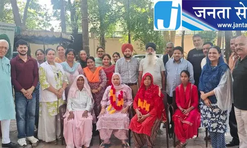 13 साल बाद परिवार से मिली यूपी की महिला, भावुक हुआ मिलन