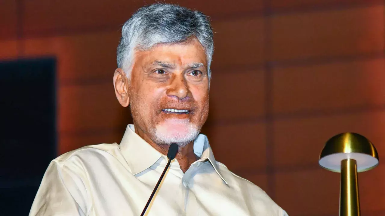 YSRCP पर चंद्रबाबू नायडू का बड़ा आरोप: युवाओं को बनाया जा रहा मोहरा
