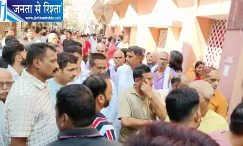 दुर्गा पूजा के बीच ताबड़तोड़ फायरिंग, दरोगा के दो बेटों को मारी गोली, छोटे की मौत