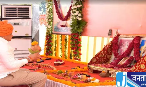 विजयादशमी पर मुख्यमंत्री भूपेंद्र पटेल ने की शस्त्र पूजा