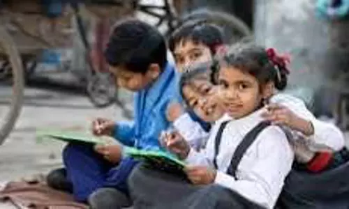 स्कूलों में बुनियादी सुविधाओं की कमी, बच्चों की पढ़ाई प्रभावित