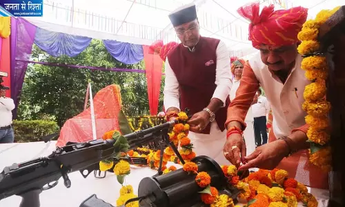 विजयादशमी पर कैबिनेट मंत्री विश्वास सारंग ने किया शस्त्र पूजन