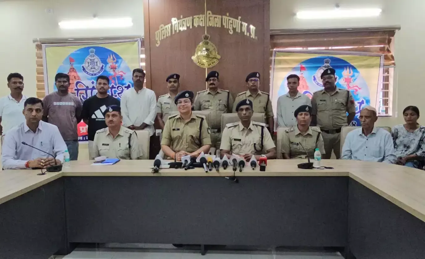 मध्य प्रदेश के दो जिलों में आपराधिक वारदातों का खुलासा, 16 गिरफ्तार मध्य प्रदेश के दो जिलों में आपराधिक वारदातों का खुलासा, 16 गिरफ्तार