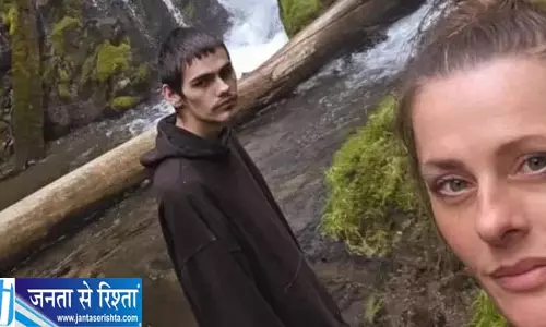 मां ने जन्मदिन पर बेटे को गिफ्ट की बंदूक, उसी से स्कूल में बरसाईं गोलियां मां ने जन्मदिन पर बेटे को गिफ्ट की बंदूक, उसी से स्कूल में बरसाईं गोलियां