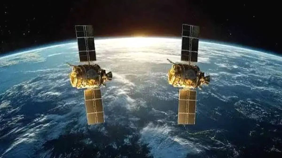 ISRO की बड़ी उपलब्धि: SpaDeX उपग्रह पृथ्वी पर सुरक्षित लौटे ISRO की बड़ी उपलब्धि: SpaDeX उपग्रह पृथ्वी पर सुरक्षित लौटे