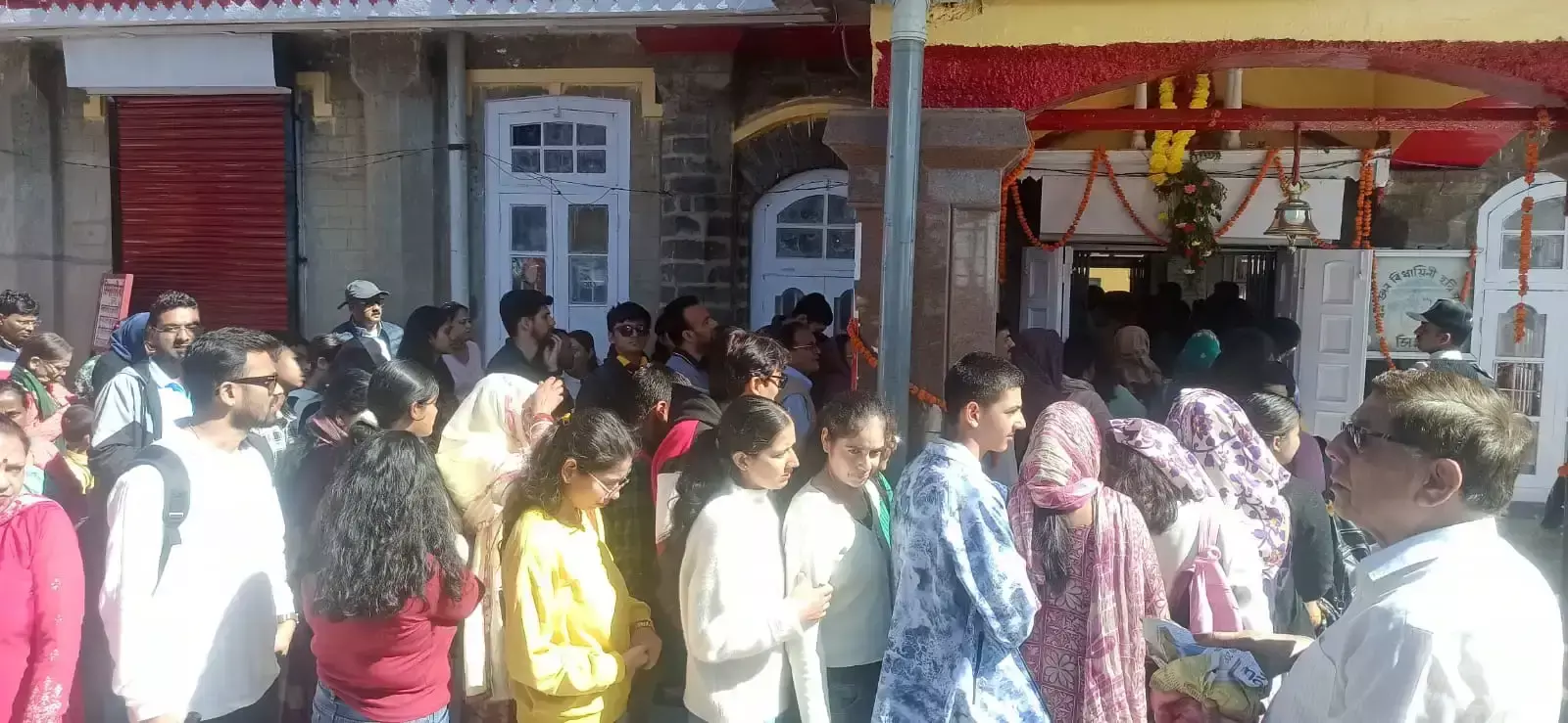 हिमाचल के शक्तिपीठों में नवरात्र पर रिकॉर्ड श्रद्धालु, 10.25 लाख ने किए दर्शन