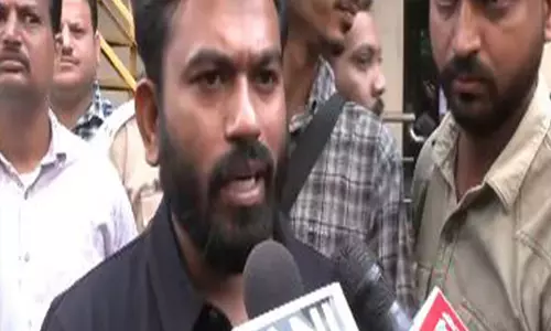 CJP के अभिजीत दिपके का बड़ा बयान बोले मुस्कुराते हुए जेल गए हमारे साथी
