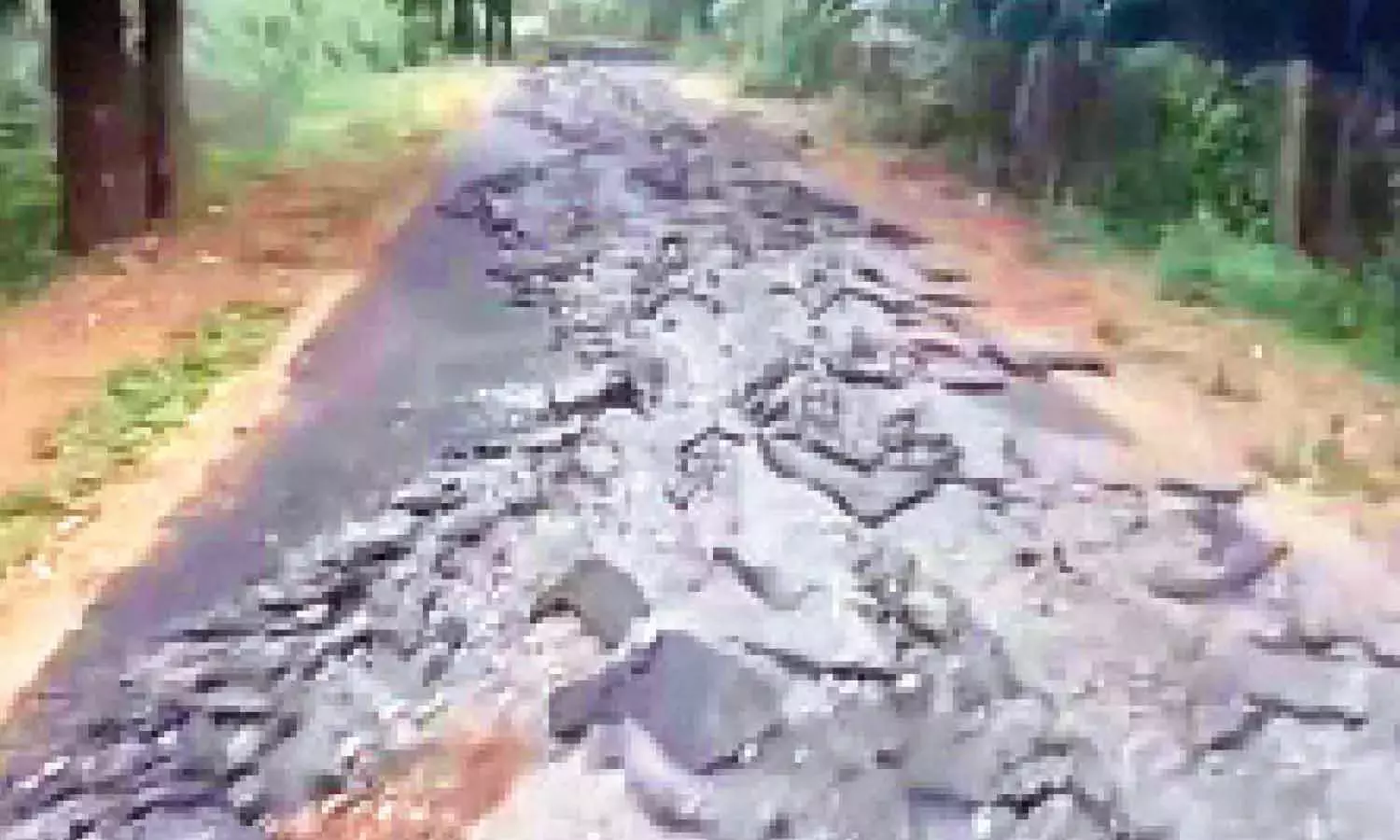 Andhra: तिरूपति जिले में नवनिर्मित सड़क क्षतिग्रस्त; डिप्टी सीएम ने दिए कार्रवाई के आदेश