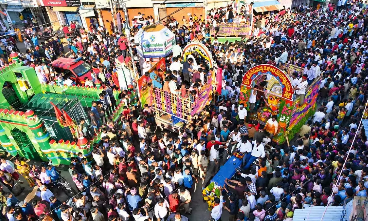 Andhra: कलारालू जुलूस में हजारों श्रद्धालु शामिल हुए